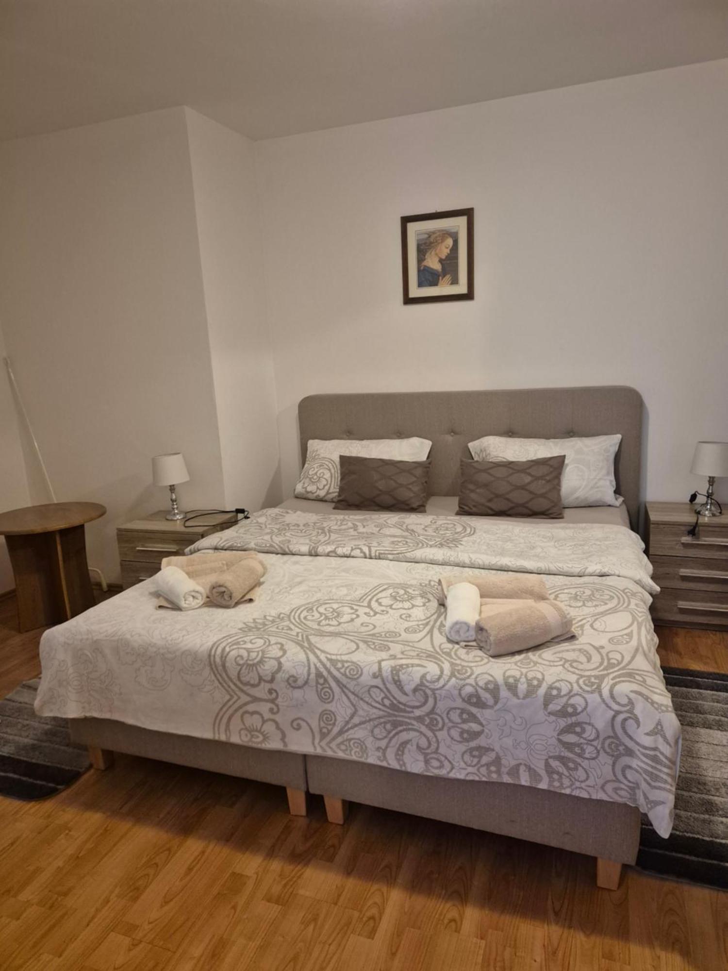 Apartments Antolovic Orsera Esterno foto